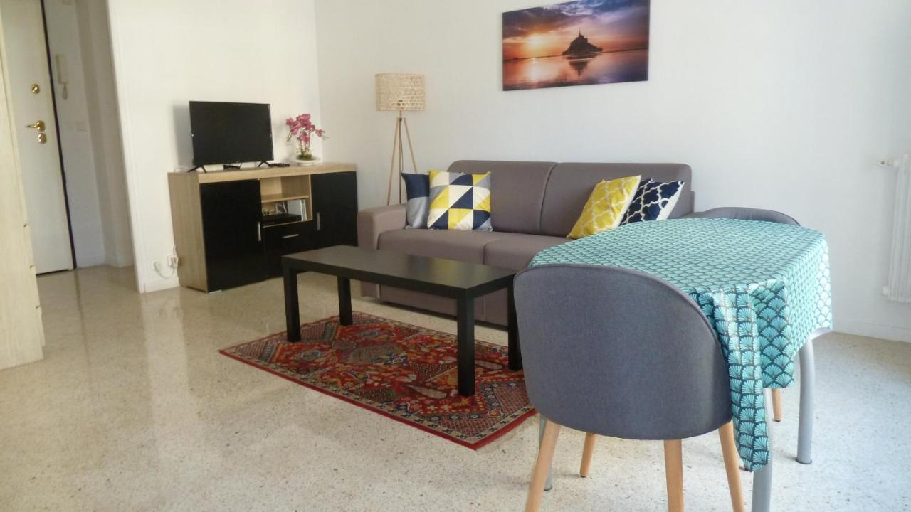 Antibes centre studio 27 M2 rénové Exterior foto